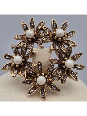 Flower Brooch Faux Pearls & Rhinestones Vintage Piece Pin